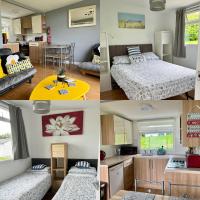 23 Sea Valley, Quiet Chalet at Bideford Bay holiday park - B&B Bideford