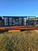 Modern studio overlooking Alexandra, Central Otago - B&B Alexandra