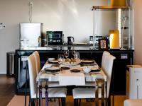 2nd Floor Garden View Modern Suite S