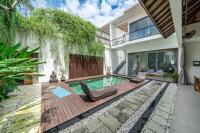 Modern Tropical 2BR Villa in Seminyak Kuta with Pool & Garden - B&B Legian