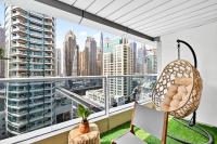 Luxury 2BR Marina View-walking distance to JBR beach, marina mall & metro - Chambres d'hôtes Dubaï