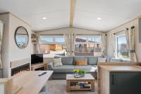 Beachy Lodge with Deck & Parking nr Ilfracombe - B&B West Down