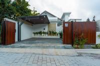 Anjoe Villa New Modern 2BR Villa with Private Pool & Rooftop - B&B Ungasan