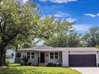 Flamingo Lane House - Entire House 3BD2BA w Peloton & Tesla Chgr - B&B Dallas