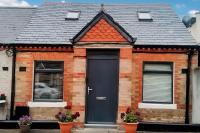 d4cosycottage - Quiet & charming 2BR Cottage, with Kingsize bed, free parking and private garden, within walking distance of city, beach & major venues - B&B Dublín