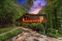 Cozy Mountain Cabin- Family Friendly, Hot Tub, Firepit, Fireplace, Game Room, Retro Arcade - 10 Minutes from Downtown Blue Ridge! - B&B Blue Ridge
