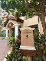 1 bedroom condo unit for 4 with balcony, pool, WIFI at Newport across NAIA T3 - Chambres d'hôtes Manille
