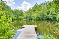 30 Acres & Pond: North Georgia Mtn Farmhouse - B&B Demorest
