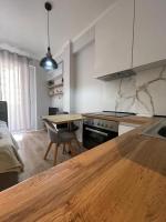 Jonas Sunrise Studio Apartment - Bed and Breakfast Tirana