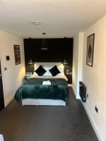 Spacious & Stylish Self Contained Studio Apartments - B&B Peterborough