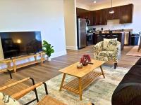 Well-Equipped 2BR Unit with Parking - GBay 301 - Ferienwohnung Evanston