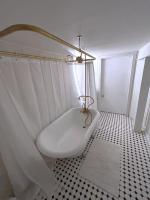 Cozy Pittsburgh Home with King Beds - short drive to all - Bed and Breakfast Pittsburgh