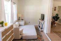 Downtown Mount Dora Hideaway - Bed and Breakfast Mount Dora