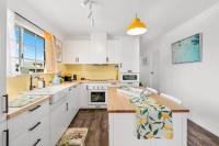 Retro Inspired Beachhouse 300m to Beach - Chambres d'hôtes Turkey