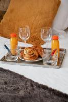 Bluestay 143 - Charming apartment in Asnieres - B&B Asnières-sur-Seine