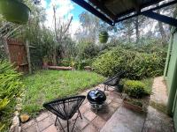 Cozy private cottage with garden views at Ferngrove - B&B Stormsrivier