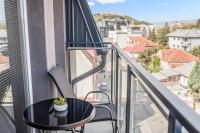 StayLux Mountain View Free Parking Apartment Near Lake and Old Town - Chambres d'hôtes Ohrid