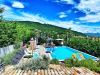 Villa with large pool, 500 meters from the beach with a fantastic view - by TRAVELER tourist agency - ID 2217 - Chambres d'hôtes Ičići