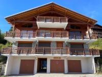 Appartement chaleureux avec balcon et parking privé - FR-1-690-26 - B&B Montvalezan