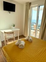 Tweepersoonskamer met een Eigen Externe Badkamer