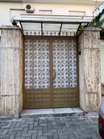 Doni's Charming Vintage Home - Bed and Breakfast Tirana