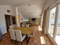 Spacious Kumbor Seafront Apartment - B&B Kumbor