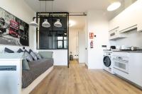 Hangar 18 - I - B&B Coslada