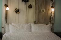 Restored historic home near ND and Amish Country - B&B Edwardsburg