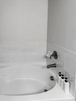 Appartamento con 2 Camere da Letto e Vista Piscina