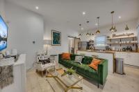 Cozy 2BR retreat w fireplace & workspace - Ferienwohnung Atlanta