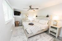 Riverwalk Retreat King Suite - B&B Fort Myers