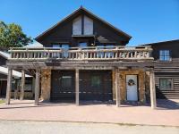 Waterfront Rock Shower Suite with Sunset View Room - Bed and Breakfast St. Joseph