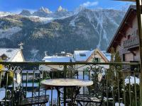 Downtown Chamonix Studio & Stunning Mountain View - B&B Chamonix-Mont-Blanc