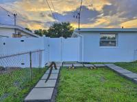 First Class Landing, 2BR, 7 TPA Airport, AC, Free Pkng, Wine, Fast Wi-Fi - Chambres d'hôtes Tampa