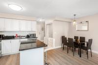 SkyView 2BR Plus Den Stunning Views Steps to SQ1 Mall - B&B Mississauga