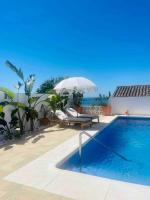 Cozy Beach House with Pool - B&B Mijas Costa