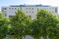 Style & Sea Apartment with Balcony in Central Gdynia by Noclegi Renters - Chambres d'hôtes Gdynia
