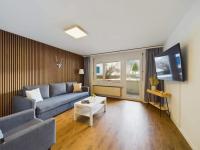 Alpine Retreat 4 Person Apartment near Zermatt with parking! - B&B Täsch