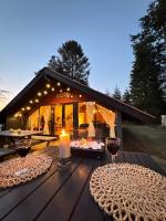 Unique forest cabin by lake near Legoland, ForestCabinDK - B&B Ansager