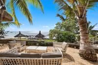 Grand Sahāna 9 - 2BR Beachfront Apartment with Balcony Terrace - Work from Paradise - Digital Nomad - B&B Trou aux Biches