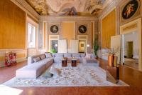 Historic Frescoed Noble Floor in Central Bologna - B&B Bologna