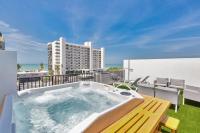 Madeira Luxe Retreat - B&B Saint Pete Beach