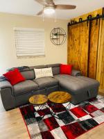 Romantic Cottage! King bed! Private hottub! Uptown! - Chambres d'hôtes Sedona