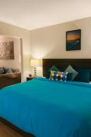 King Bed Suite with Pool and Hot Tub Access - B&B Shanty Bay
