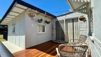 Close to Water, Restaurants and Clubs, Toorbul St, Bongaree - B&B