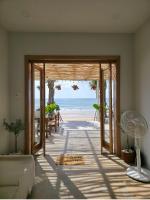 Kihu Home Phan Thiet - Beachfront - Sunrise View - Private Pool - 3BR - 4 Bed - B&B Bình Sum