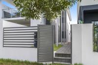 Entire 3-Bedroom Home in Mirrabooka Town Centre - B&B Perth