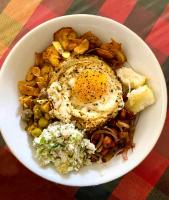 Ski Villa, Modern Calm and Cozy Lakeside Villa Rooms Anuradhapura City Sri Lanka - B&B Anuradhapura