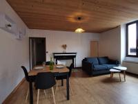 Grand T2 avec balcon - proche centre historique - B&B Moûtiers