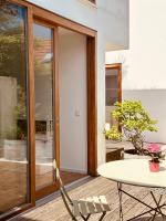 "Friedrich und Franz" by FeWoZauber, 8 Pers, Zentral, 250m Strand, Tiefgarage, Design Architektur - Bed and Breakfast Warnemünde